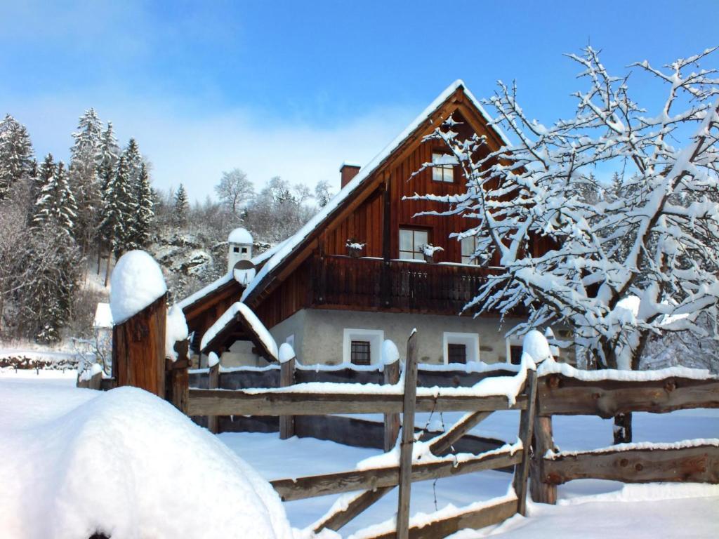 Ferienhaus "Zur Alten Schmiede" Mariahof ภายนอก รูปภาพ